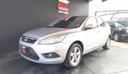 Ford focus focus sedan se 2.0 powershift