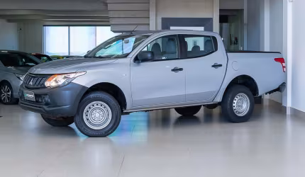 Mitsubishi l 200 triton 2.4 16v flex gl cabine dupla