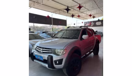 Mitsubishi l200 triton 2013 3.2 hpe 4x4 cd 16v turbo intercooler diesel 4p manual