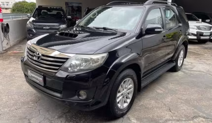 Toyota hiluxsw4 srv4x4 2014