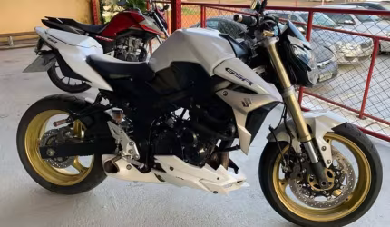 Suzuki gsr 750a 2015