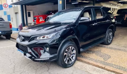Toyota hilux sw4 2.8 d-4d turbo diesel diamond 7l 4x4 automático