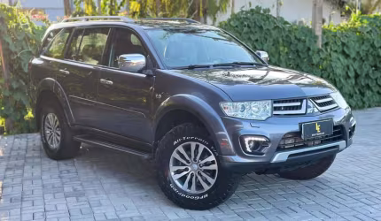 Mitsubishi pajero hpe 3.2 4x4 t.i. dies. 5p aut.  - cinza - 2017/2018