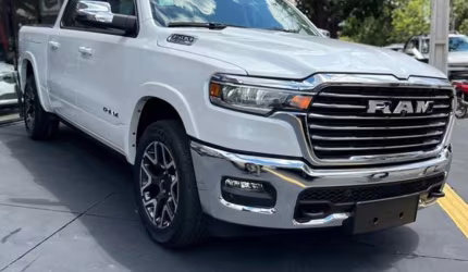Ram laramie 1500 3.0 hurricane 6 biturbo gas cd 4x4 aut 2025
