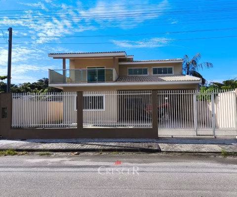 Sobrado para venda com 3 quartos em Matinhos