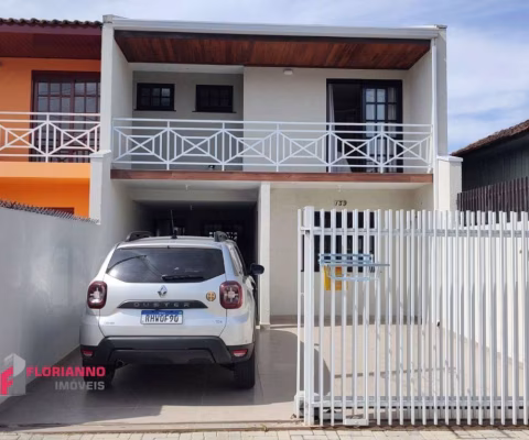 Sobrado com 3 quartos, 169 m², à venda por R$ 699.000 São Pedro - São José dos Pinhais/PR