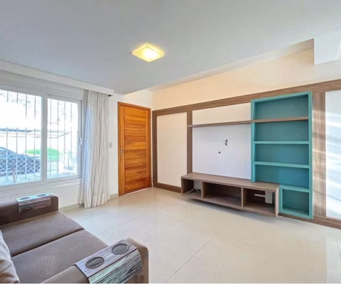 Casa com 2 quartos à venda na Rua Irmão Jaime Biazus, 231, Guarujá, Porto Alegre