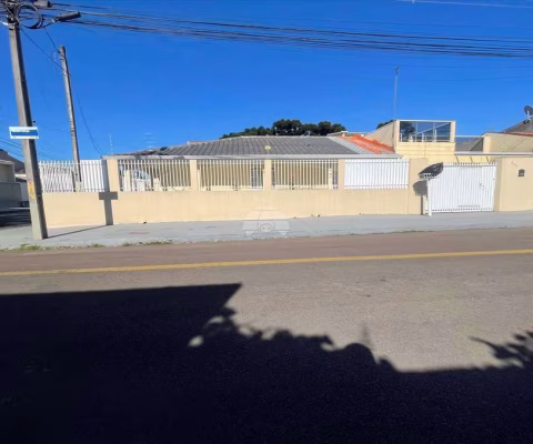 Casa com 3 quartos para alugar na Rua Olívio Setim, 520, Afonso Pena, São José dos Pinhais