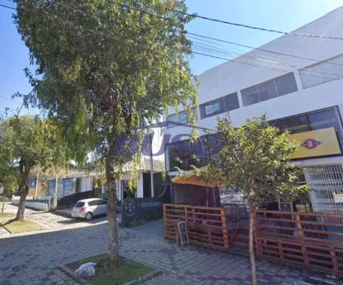 Excelente conjunto comercial no Rebouças