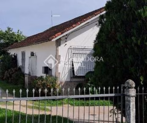 Casa com 2 quartos à venda na Avenida Juca Batista, 8473, Belém Novo, Porto Alegre