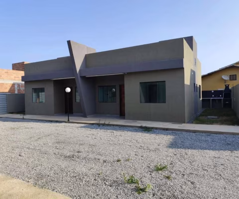 Casa para Venda em Rio das Ostras, Chácara Marilea, 2 dormitórios, 1 suíte, 1 banheiro, 2 vagas
