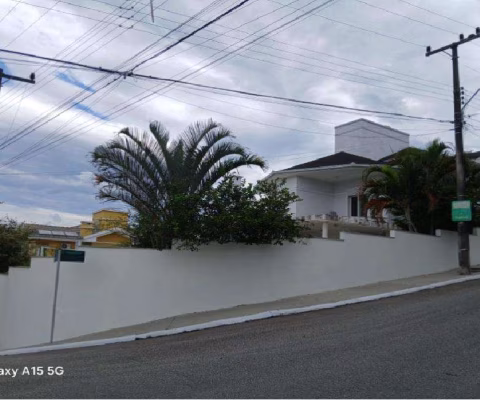 Casa para Venda em Palhoça, Pedra Branca, 4 dormitórios, 1 suíte, 4 banheiros, 2 vagas