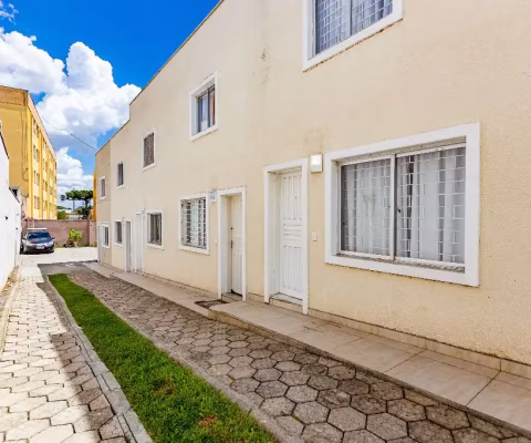 Sobrado em condominio com 2 quartos no Água Verde  - Curitiba/PR