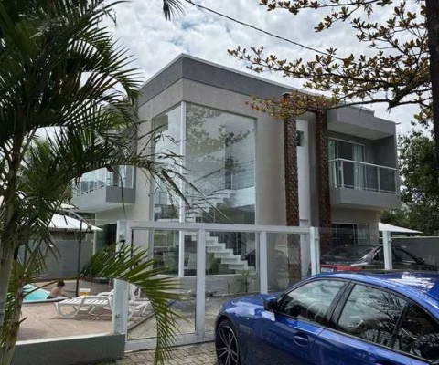 (Permuta ou financiamento) Sobrado mobiliado, 03 quartos c/suíte, em Caioba/Matinhos PR
