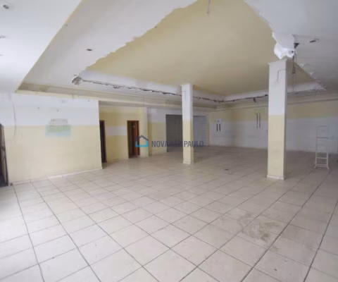 Prédio comercial próximo do metrô