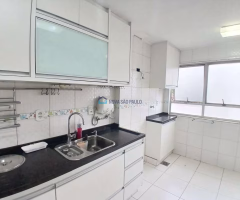 Apartamento com 3 quartos 1 suíte  à venda em Moema.