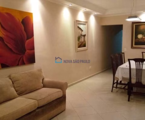 Sobrado à venda / Bosque da Saúde/ 3 dormitórios/ 2 suítes/  4 vagas