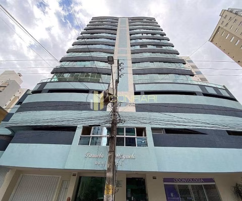 Apartamento 03 Suítes, e 2 Vagas na Meia Praia!