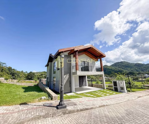Casa de alto padrão em condomínio fechado