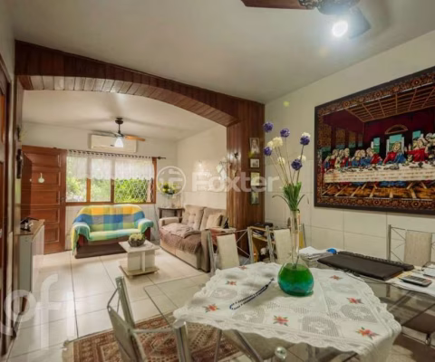 Casa com 3 quartos à venda na Avenida Andaraí, 614, Passo da Areia, Porto Alegre
