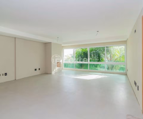 Apartamento com 3 quartos à venda na Rua Líbero Badaró, 178, Passo da Areia, Porto Alegre