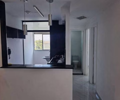 Olha que oportunidade, para você que busca um apartamento desocupado e reformado na Parada XV de Novembro!