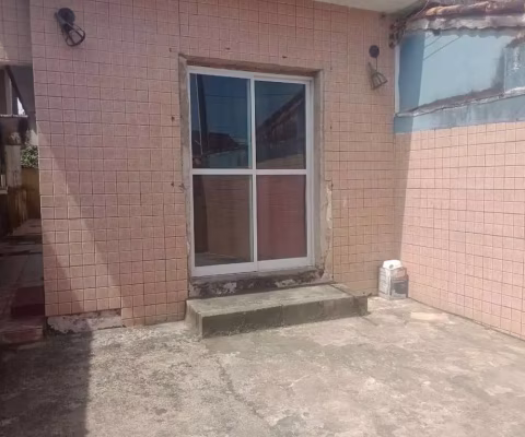 Casa para Venda em Mongaguá, Itaóca, 1 dormitório, 1 banheiro, 2 vagas