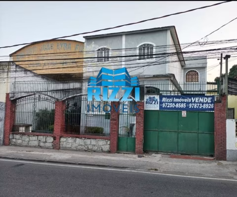 Ótima Casa para fins comercial na Av. Dom Helder Câmara