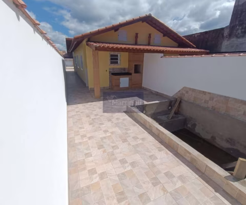 Confira esta oferta imperdível de casa à venda em Itanhaém-SP, no bairro Cibratel 2, com 2 quartos, 1 suíte, 1 sala, 2 banheiros, 2 vagas de garagem e 69,45m² de área.
