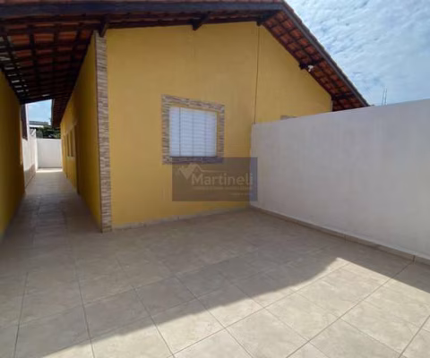 Casa à venda em Itanhaém-SP, bairro Nossa Sra. do Sion: 2 quartos, 1 sala, 1 banheiro, 2 vagas de garagem!
