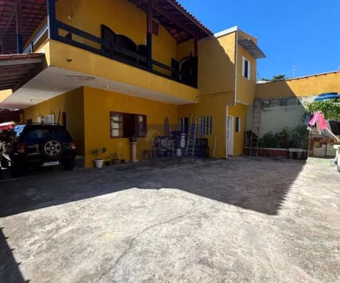 Casa Comercial de Luxo no Suarão: 7 quartos, 6 suítes, 250m², Itanhaém-SP