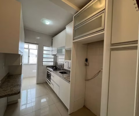 APARTAMENTO SEMIMOBILIADO COM 3 QUARTOS E SACADA NO ESTREITO FLORIANÓPOLIS