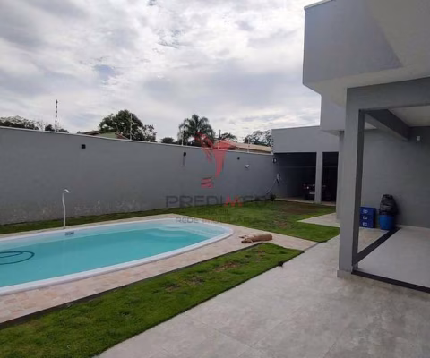 Casa recente, com quintal, área gourmet, churrasqueira,piscina. Bairro clube dos 500
