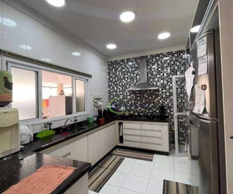 Sobrado com 3 dormitórios à venda, 240 m² por R$ 2.200.000,00 - Villa Branca - Jacareí/SP