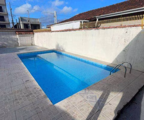 Casa com 3 dormitórios à venda por R$ 950.000,00 - Maracanã - Praia Grande/SP