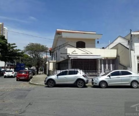 Sobrado a Venda com 3 Suítes, 5 banheiros 240m² - Tatuapé
