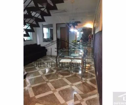 SOBRADO 240 m² - 3 DORMITÓRIOS - 1 SUÍTE - 2 VAGAS - NO JARDIM TÊXTIL !!