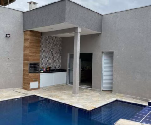 CASA TERREA, 3,DORMITORIOS, SENDO 3 SUITES ,COM PISCINA , PROXIMO A PRAIA EM ITANHAÉM, OPORTUNIDE!!