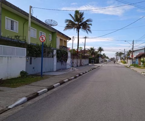 Sobrado no Rio da Praia, com 03 dorm. sendo 01 suíte, 01 vaga.