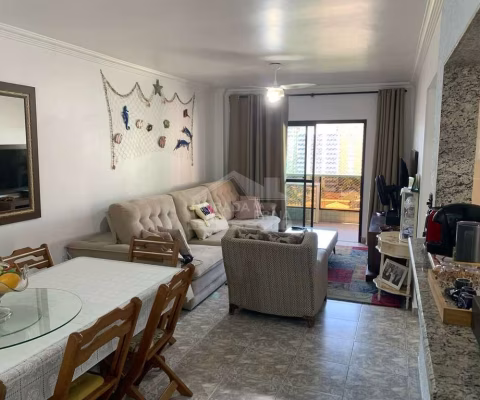 Apartamento ENORME no Forte, 3 Dormitórios, Sacada, Confira na Imobiliária em Praia Grande.