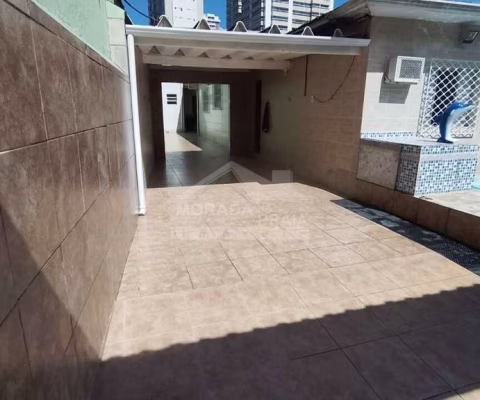 Casa com edícula espaço, conforto e excelente localização!
