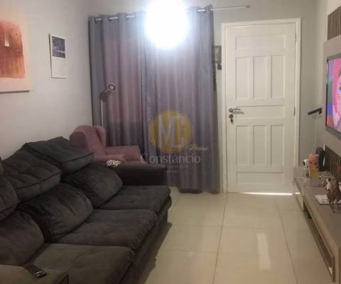 CASA COM 2 QUARTOS, 1 BANHEIRO E LAVABO NO CONDOMÍNIO CAMPO BELO!