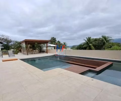 Excelente casa em Ilhabela/SP, com 330 m² a.c., 1.390 m² a.t., 4 dormitórios (4 suítes), espaço gourmet, jardim, piscina, quadra de beach tennis, 4 vagas (REF 20.642)