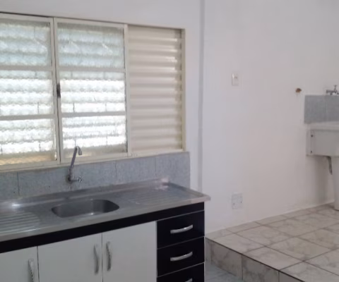 Casa de Fundos, 2 dorms, Sem garagem - Campinas Saída para Valinhos