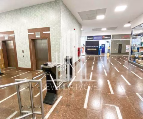Salão Comercial para Locação na República, São Paulo-SP: 1 Sala, 33m² de Área