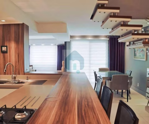 Apartamento Duplex Mobiliado, 2 Suítes, 4 Vagas, 156m², Alto Padrão, Centro de Florianópolis - AP1317