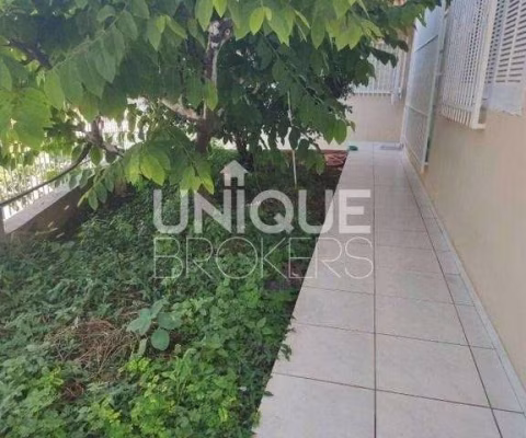 Excelente Casa Em Rua Pública de 340 M².