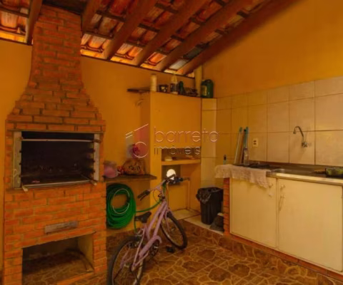 CASA COM 03 QUARTOS À VENDA NO BAIRRO VILA ESPERANÇA EM JUNDIAÍ/SP