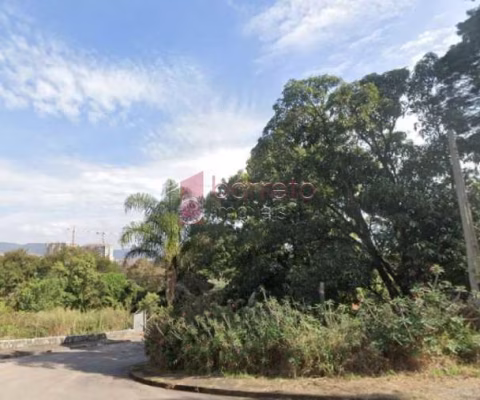 TERRENO DE ESQUINA COM ÁREA DE 299 M² À VENDA NAS IMEDIAÇÕES DO ENGORDADOURO EM JUNDIAÍ/SP