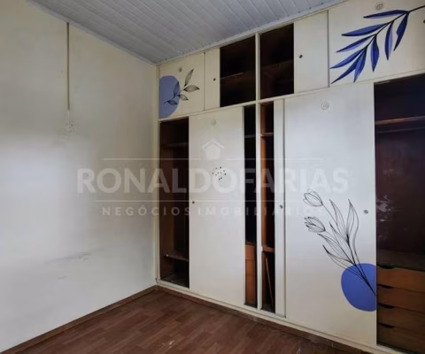 Casa à Venda na Cidade Dutra com 3 Dormitórios e 4 Vagas de Garagem